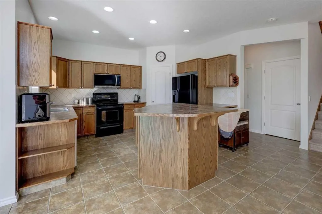 27 Rockyspring Gate NW