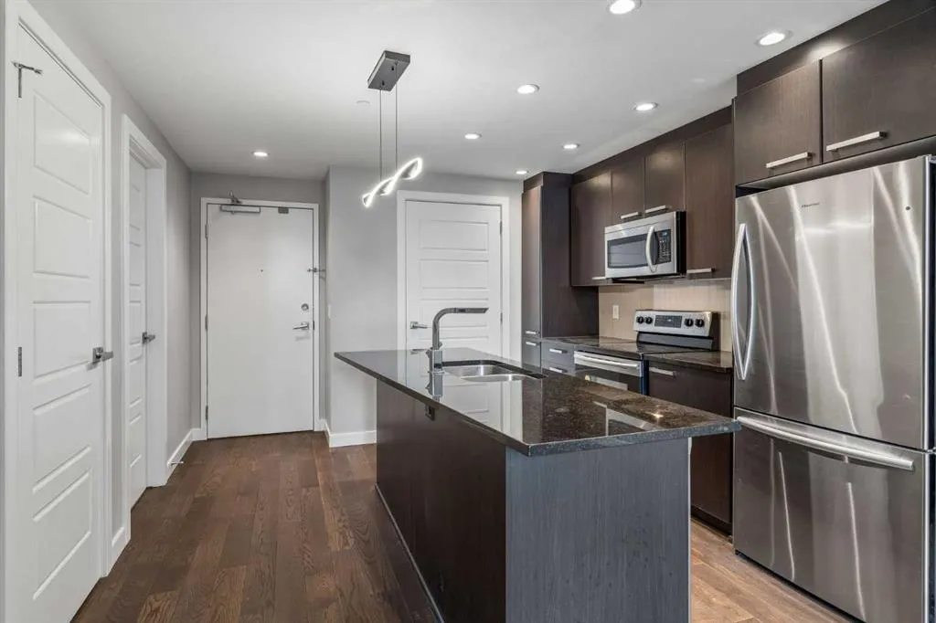225 11 Avenue SE #707