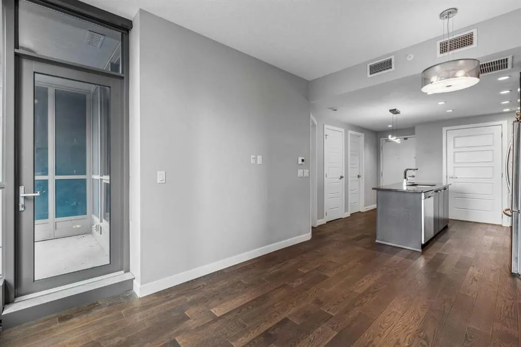 225 11 Avenue SE #707