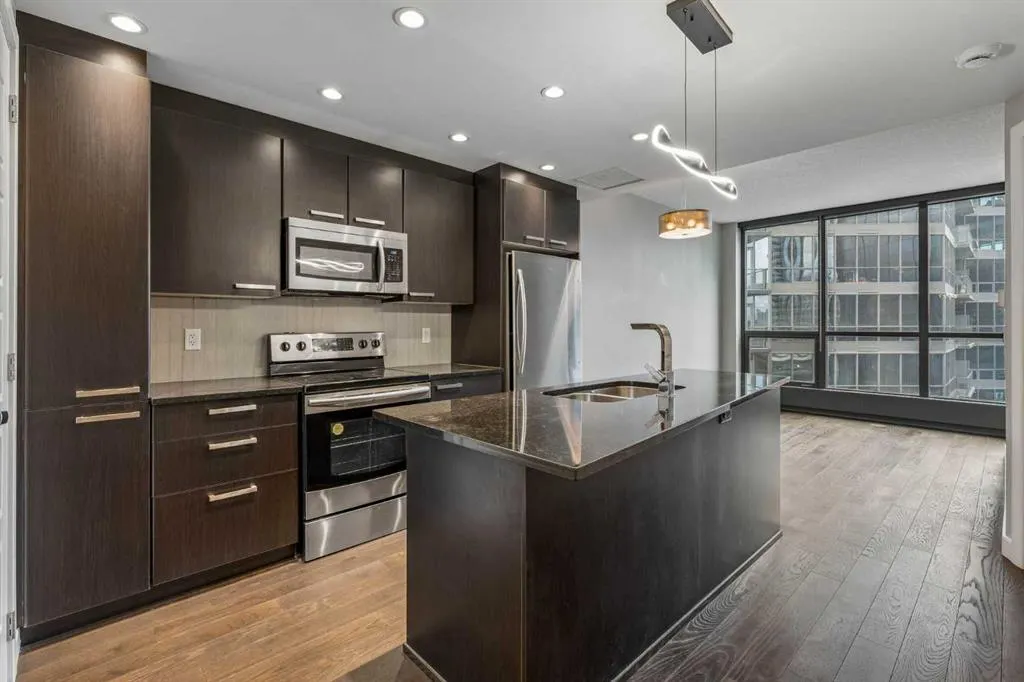 225 11 Avenue SE #707
