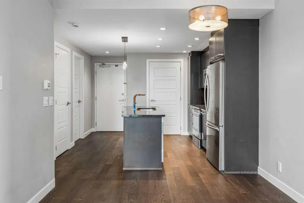 225 11 Avenue SE #707