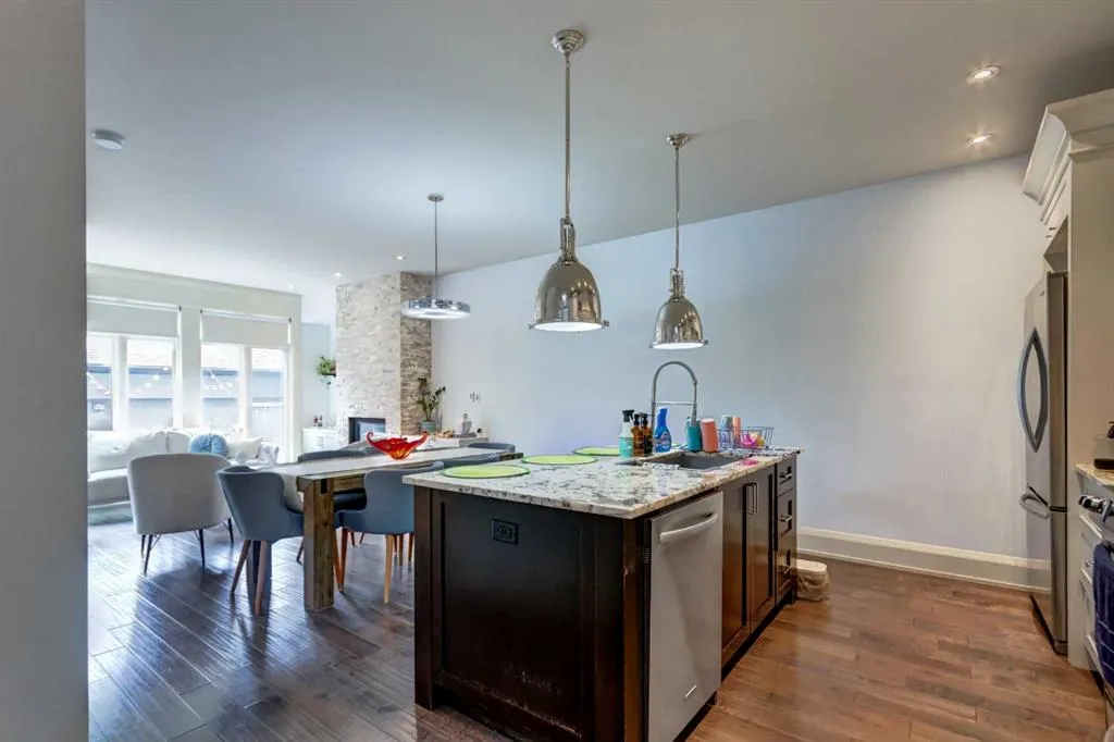 1934 36 Street SW #2