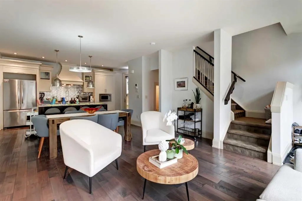 1934 36 Street SW #2