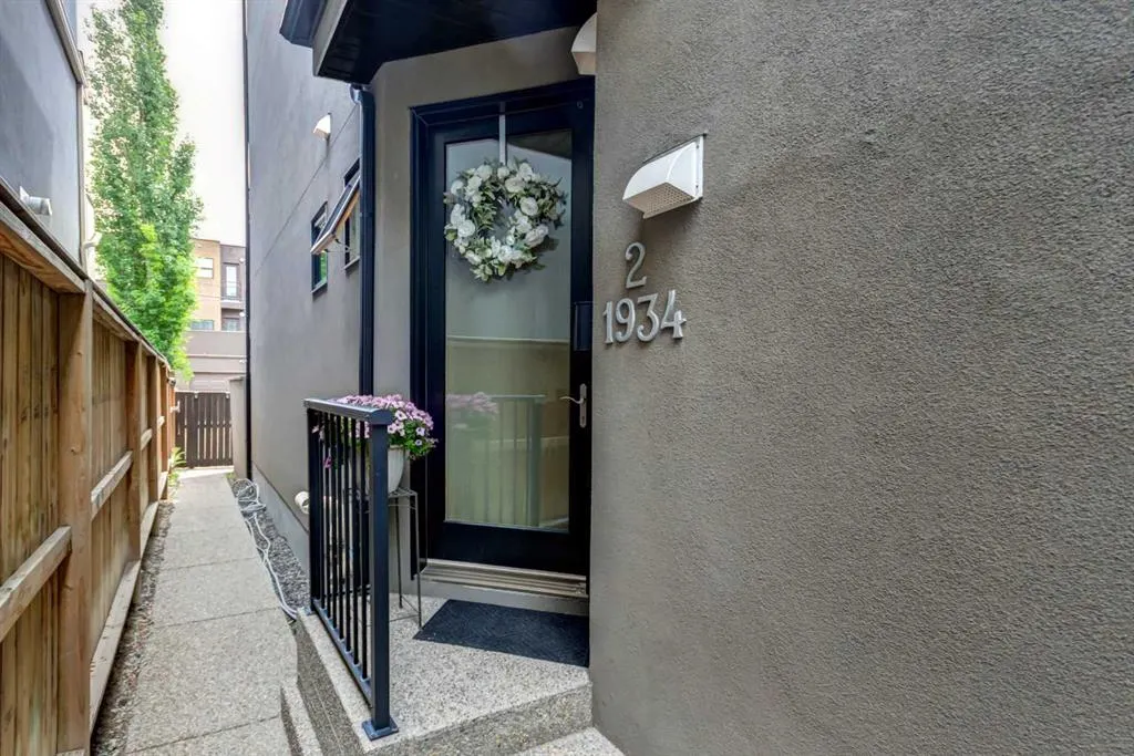 1934 36 Street SW #2