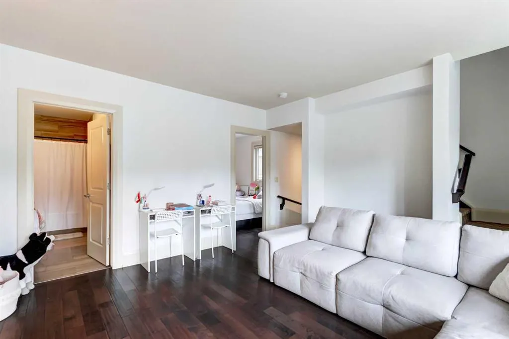 1934 36 Street SW #2