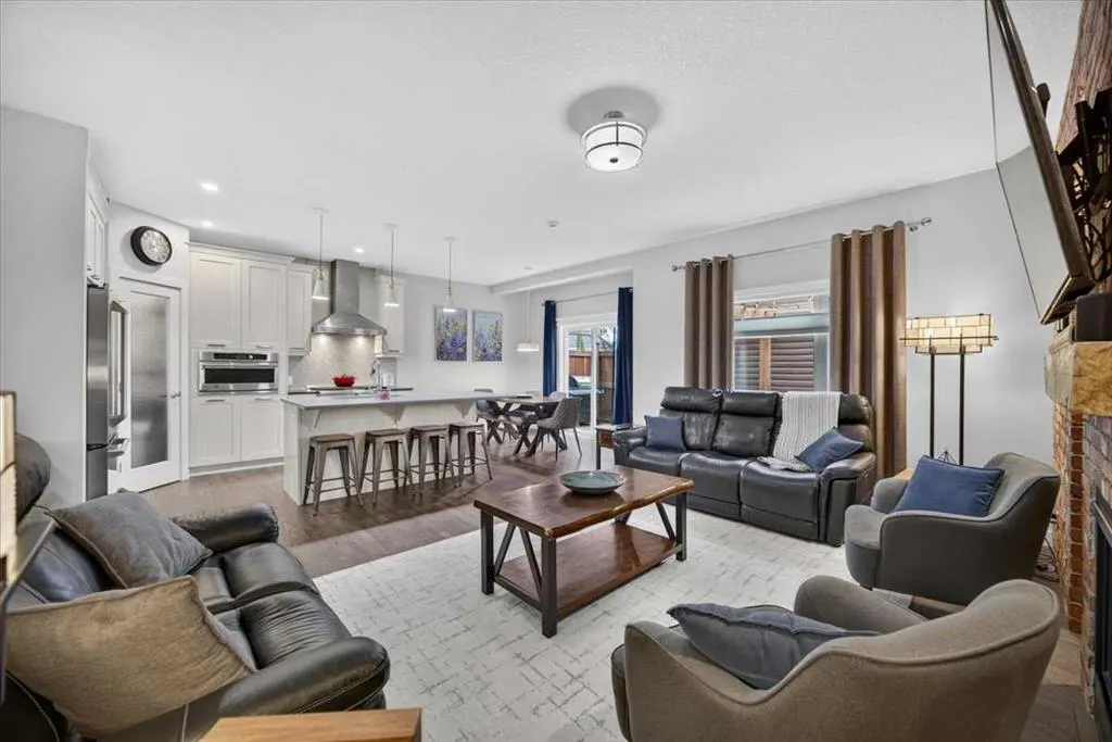 2584 Ravenslea Gardens SE