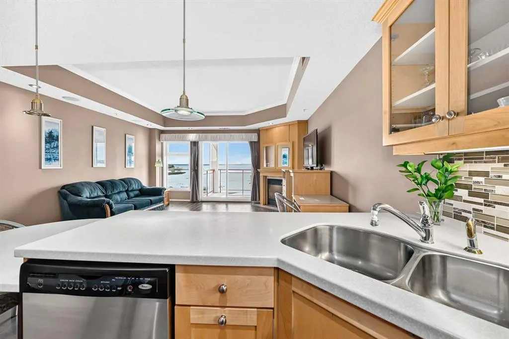 5100 Lakeshore Drive #508