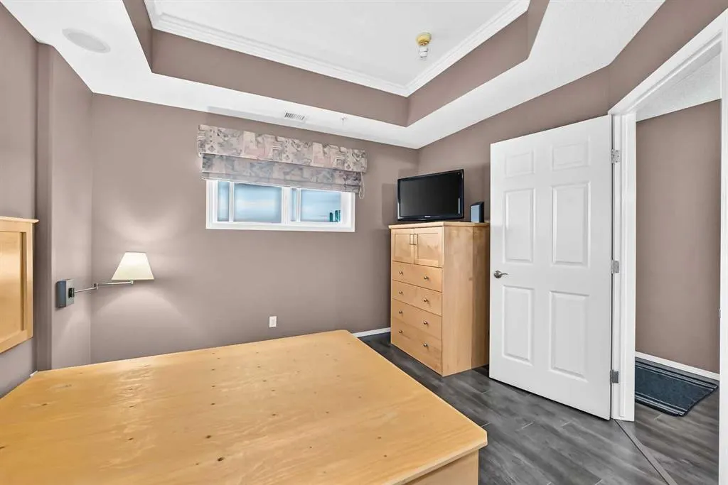 5100 Lakeshore Drive #508