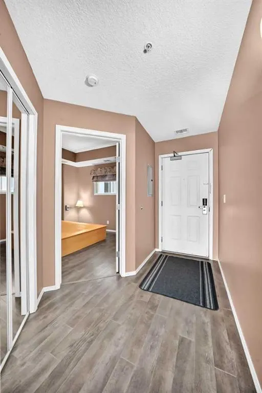 5100 Lakeshore Drive #508