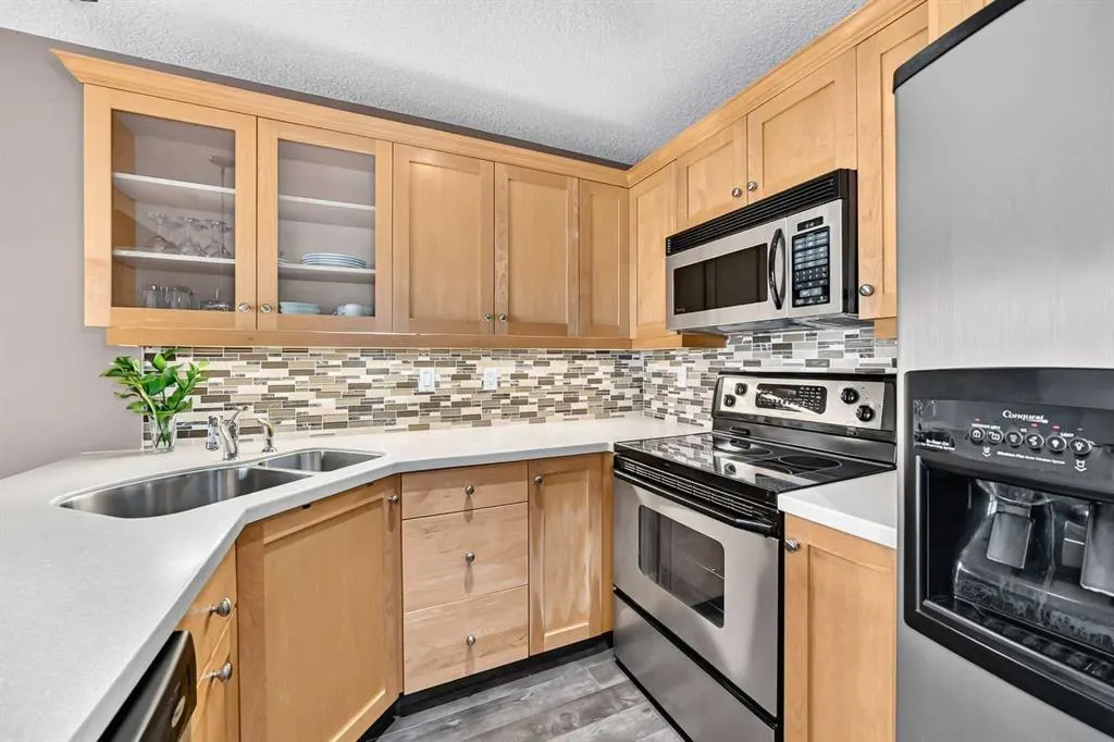 5100 Lakeshore Drive #508