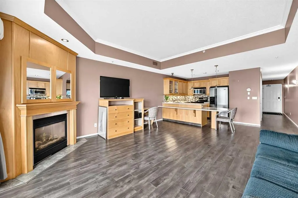 5100 Lakeshore Drive #508