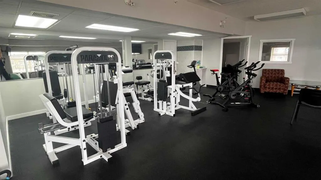 5100 Lakeshore Drive #508