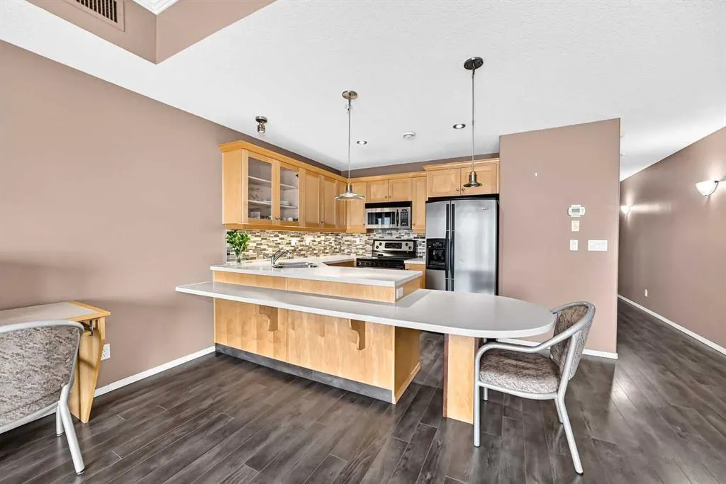 5100 Lakeshore Drive #508