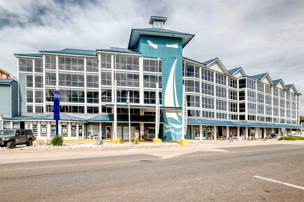 5100 Lakeshore Drive #508