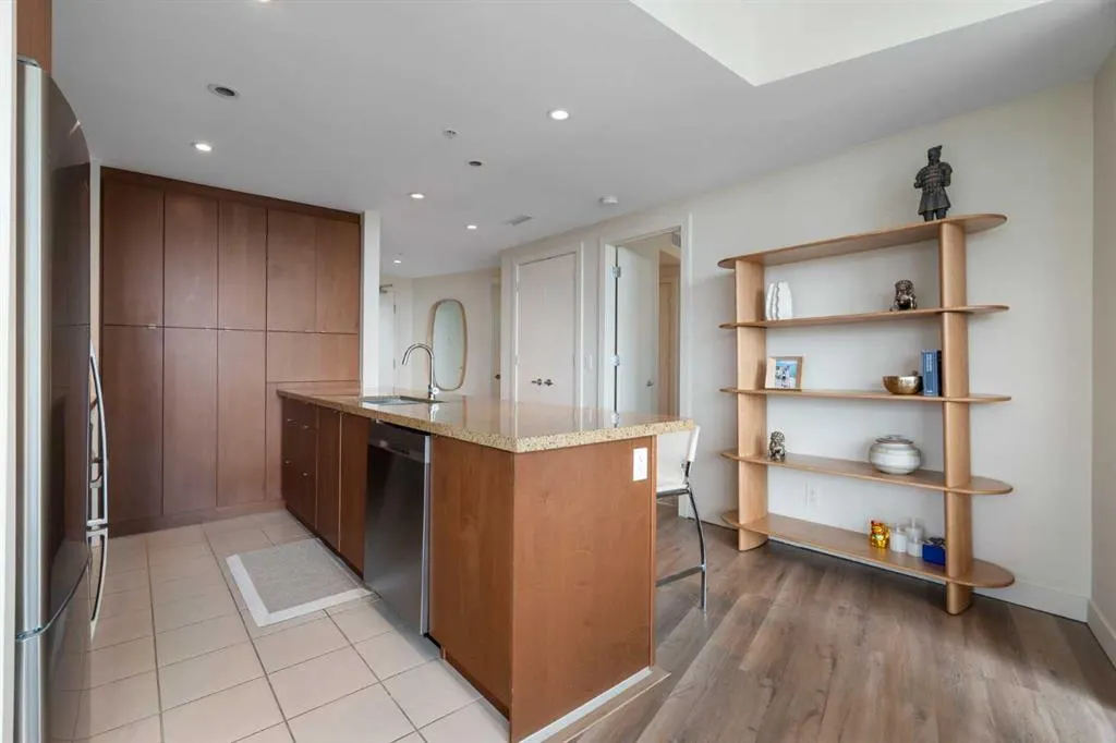 215 13 Avenue SW #1405