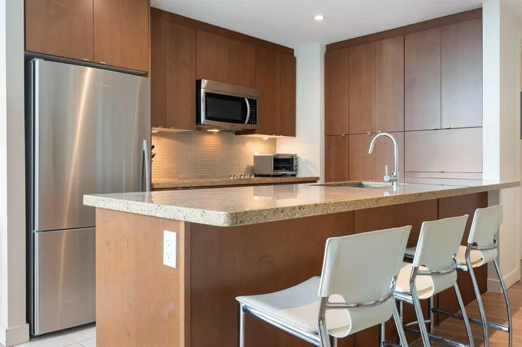 215 13 Avenue SW #1405