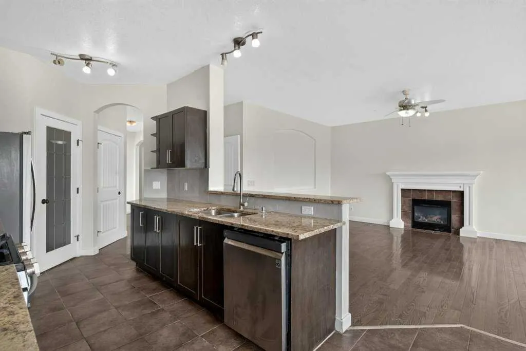 23 Saddlebrook Court NE