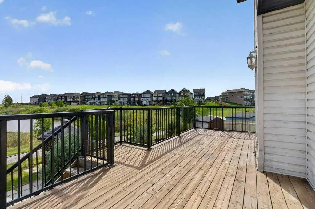 23 Saddlebrook Court NE