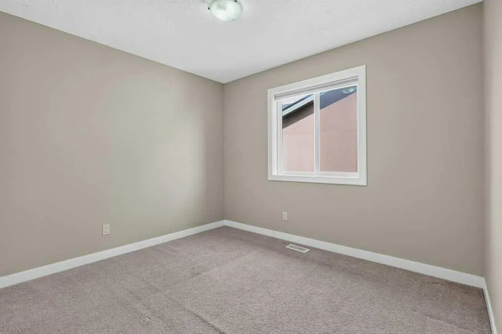 23 Saddlebrook Court NE