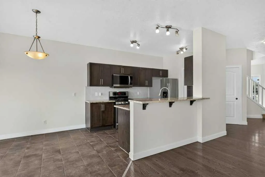 23 Saddlebrook Court NE
