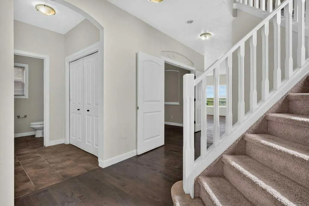 23 Saddlebrook Court NE