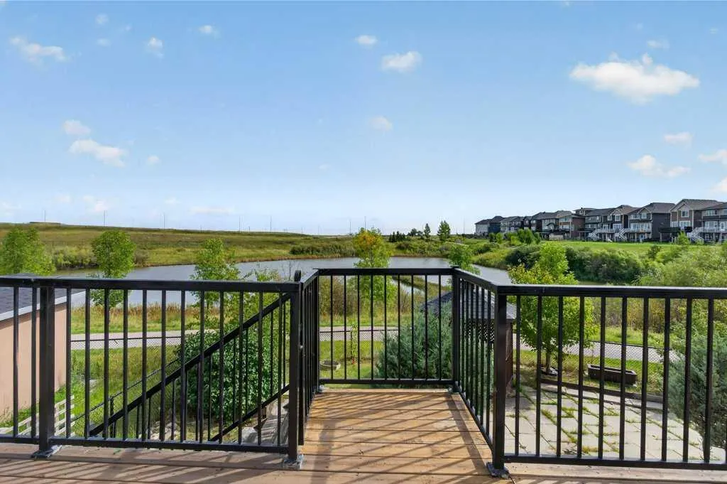 23 Saddlebrook Court NE