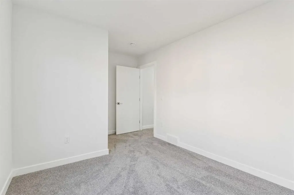 95 Saddlecrest Circle NE #105