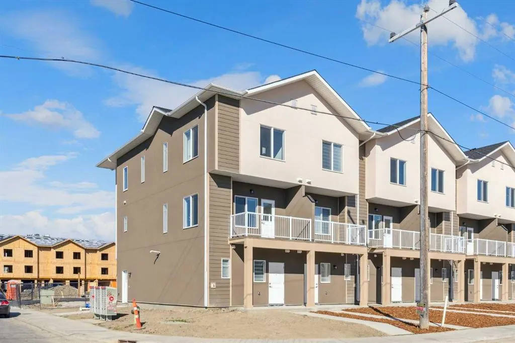 95 Saddlecrest Circle NE #105
