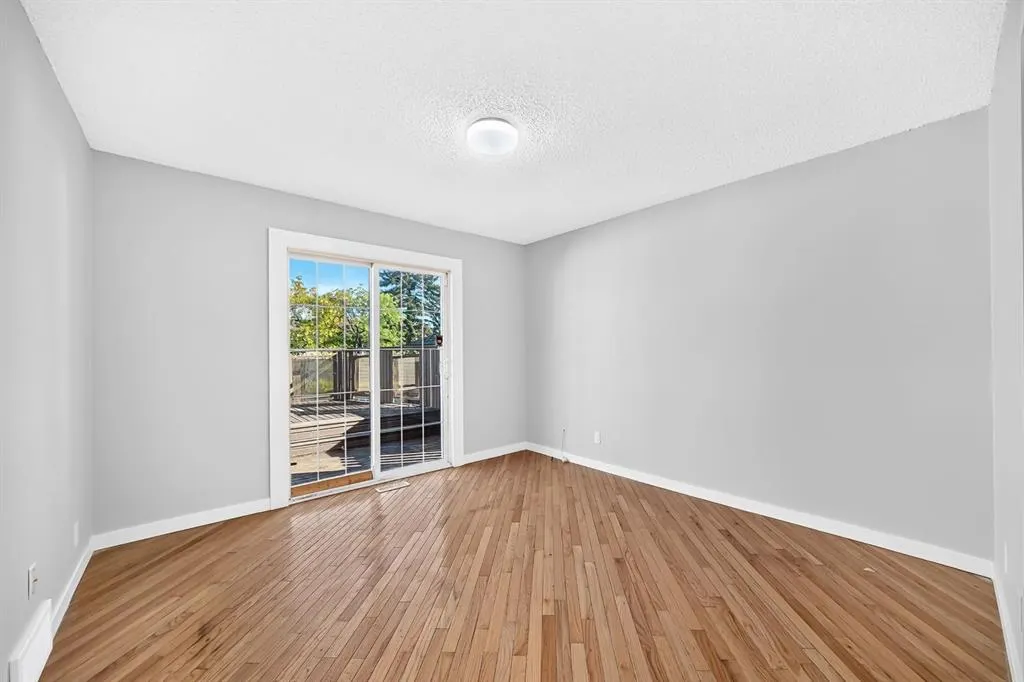 16 Dovely Way SE