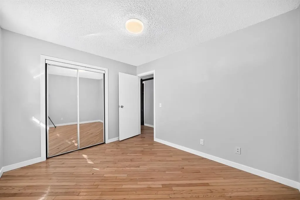 16 Dovely Way SE