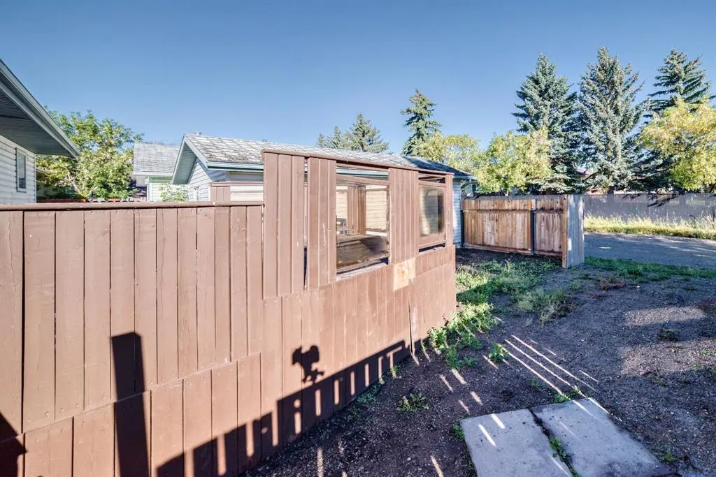 16 Dovely Way SE