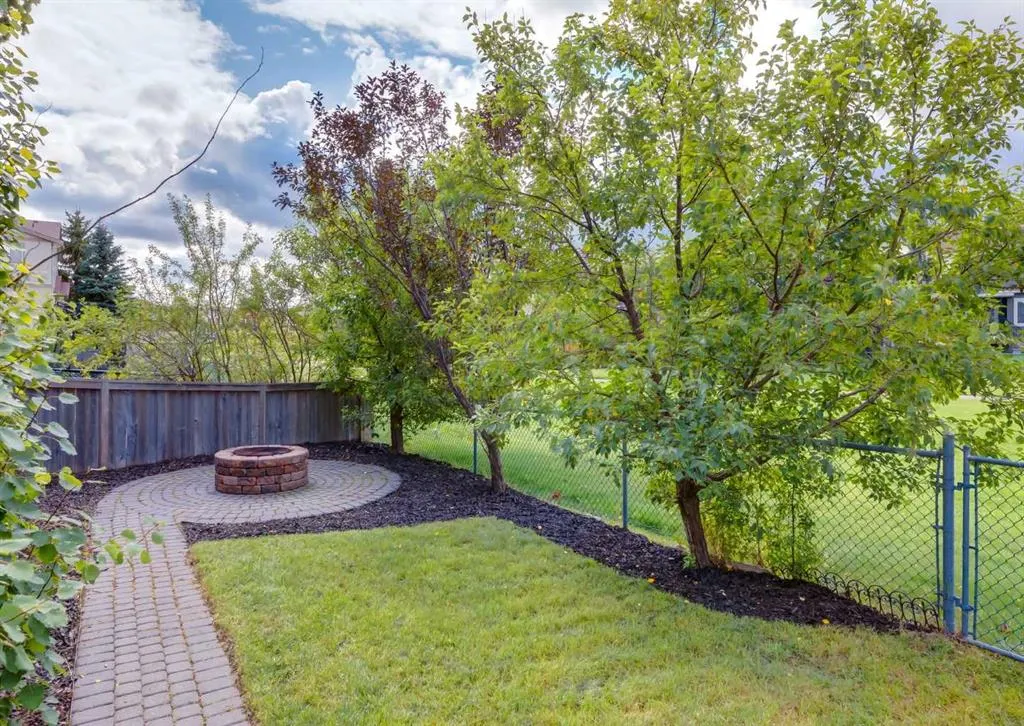 237 Luxstone Green SW