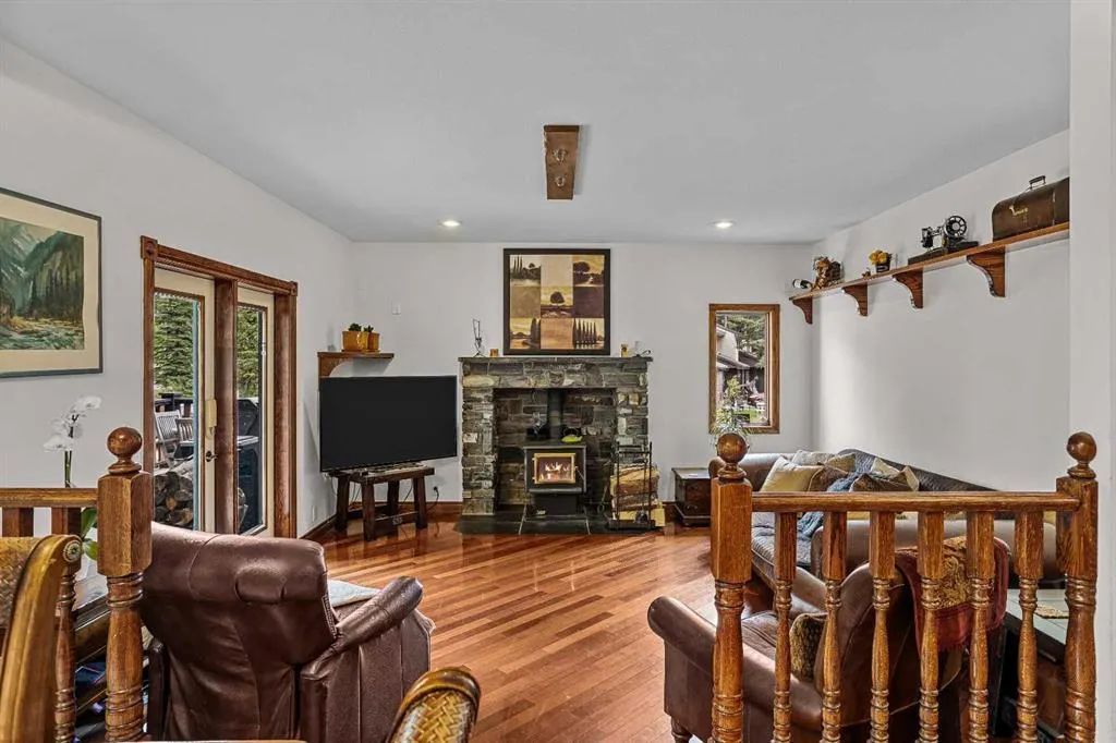 12 Woodside Lane
