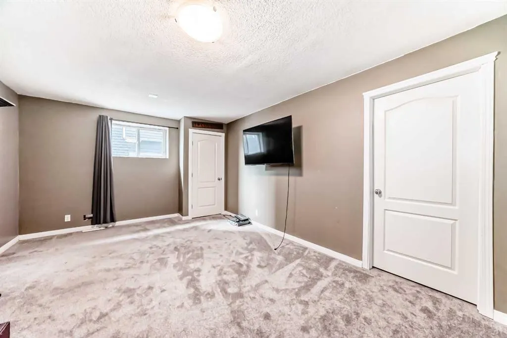33 Boulder Creek Manor SE