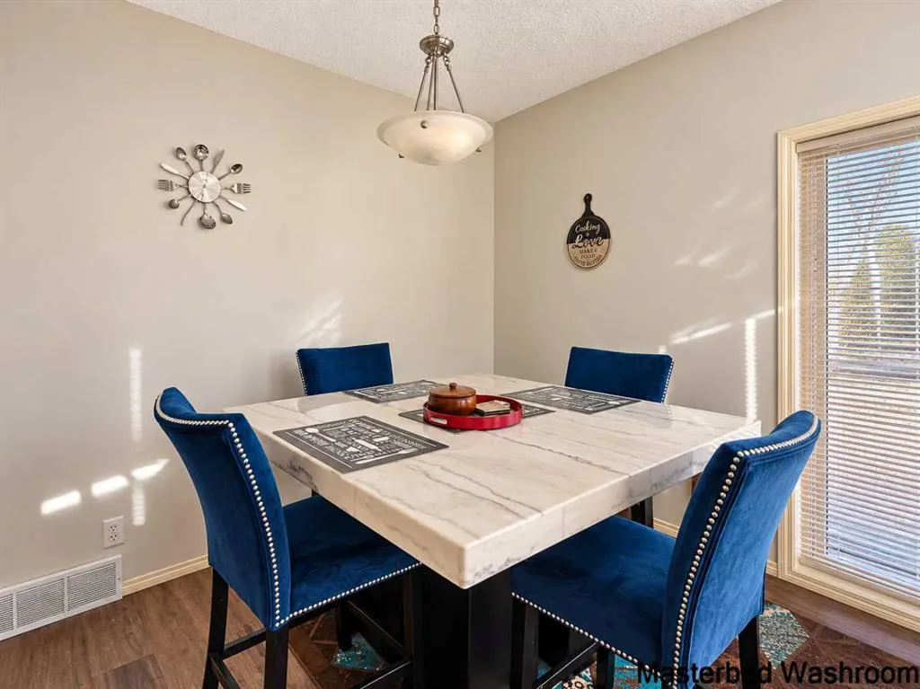 71 Evansford Circle NW