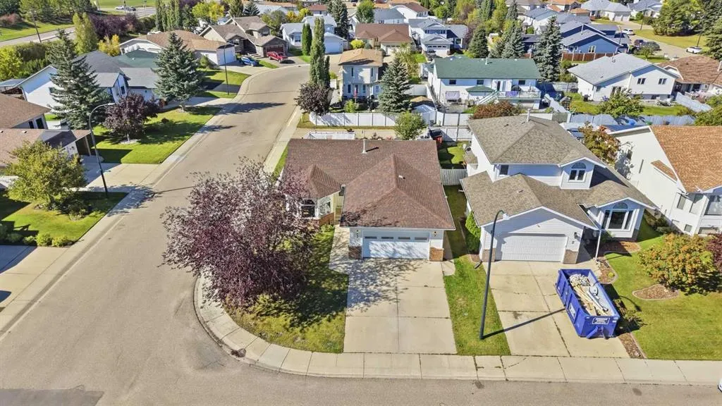 2 Densmore Crescent