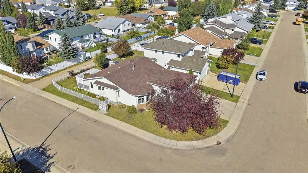2 Densmore Crescent