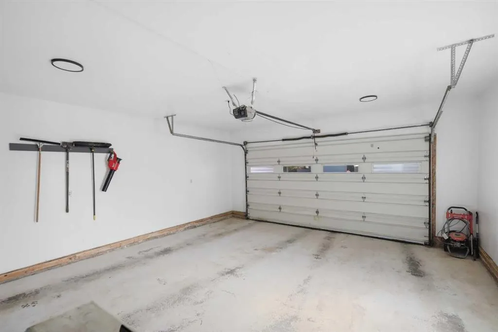 2 Densmore Crescent