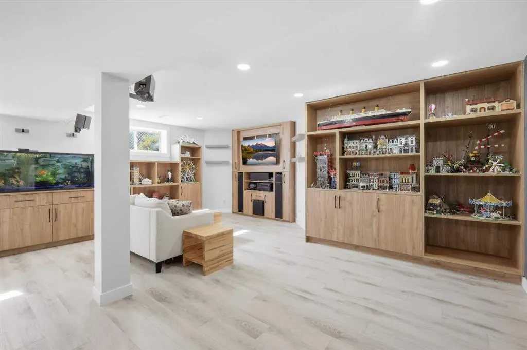 2 Densmore Crescent