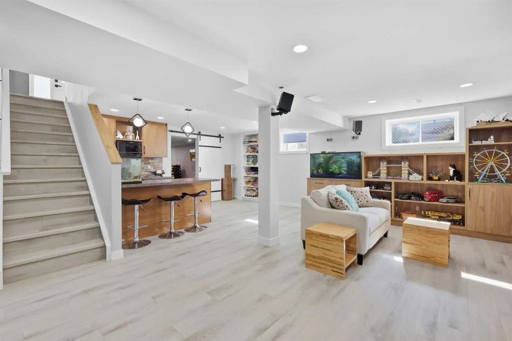 2 Densmore Crescent