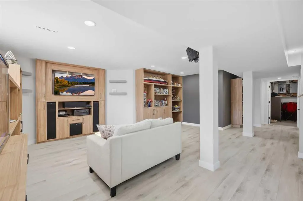 2 Densmore Crescent