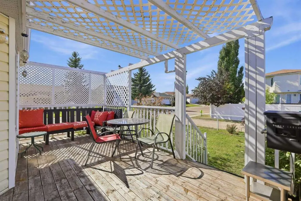 2 Densmore Crescent