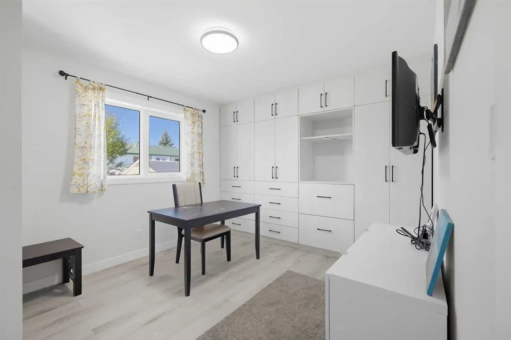 2 Densmore Crescent