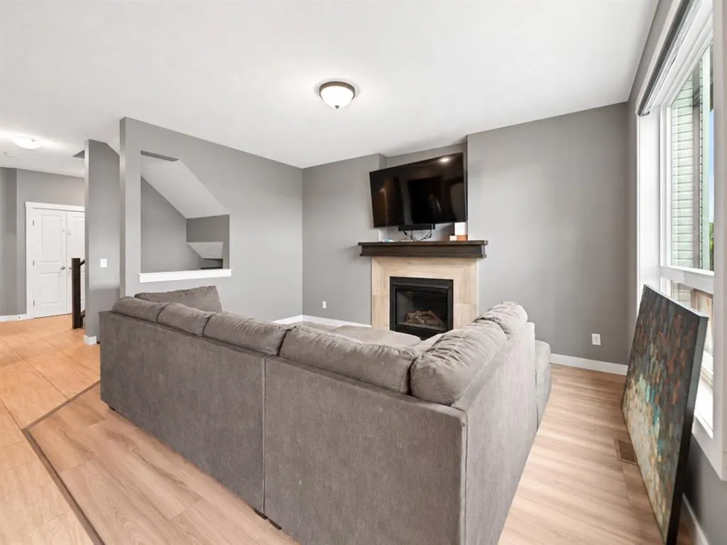 205 Hillcrest Drive SW