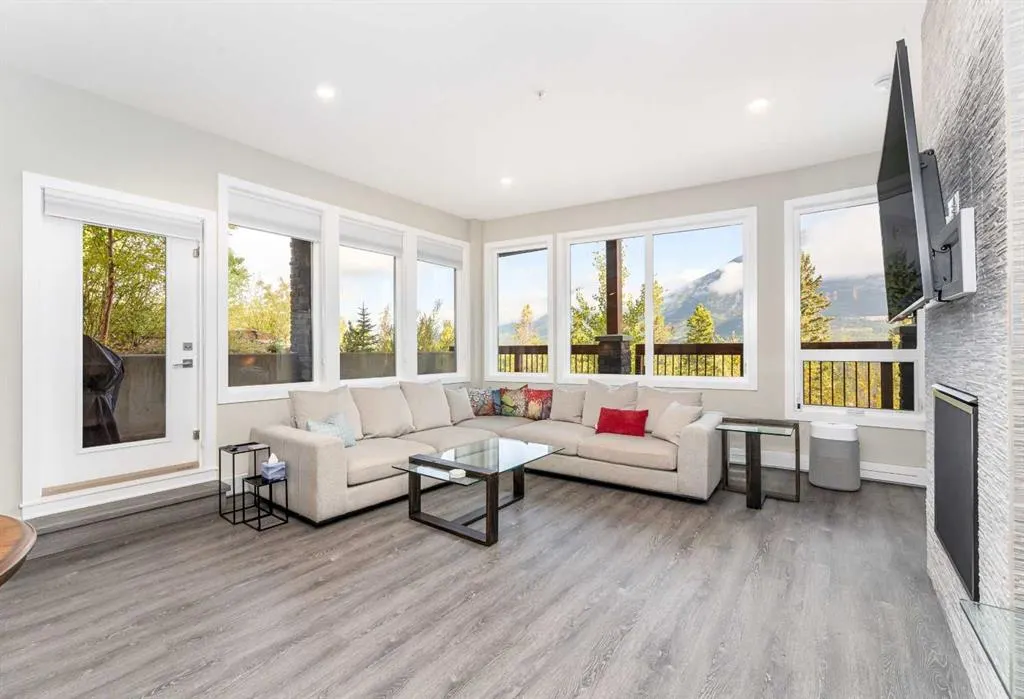 106 Stewart Creek Rise #114