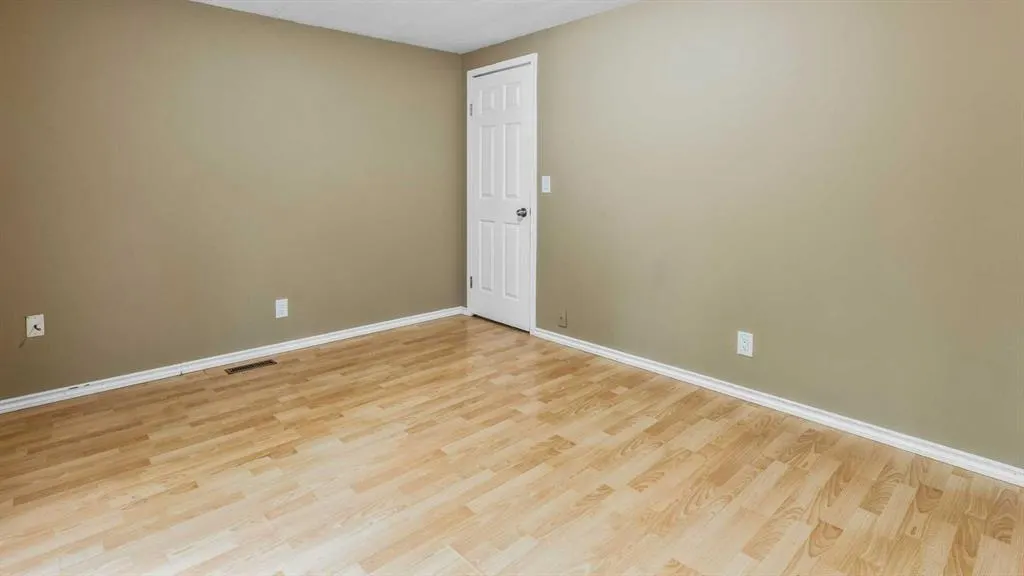 24 spring HAVEN Close SE