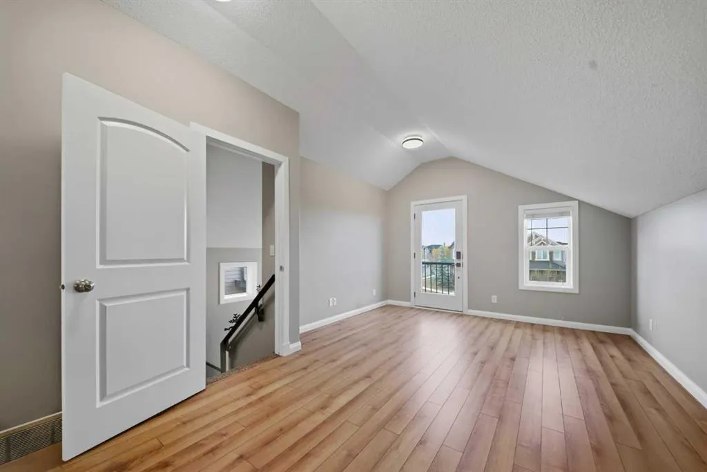 2534 Ravenswood View SE