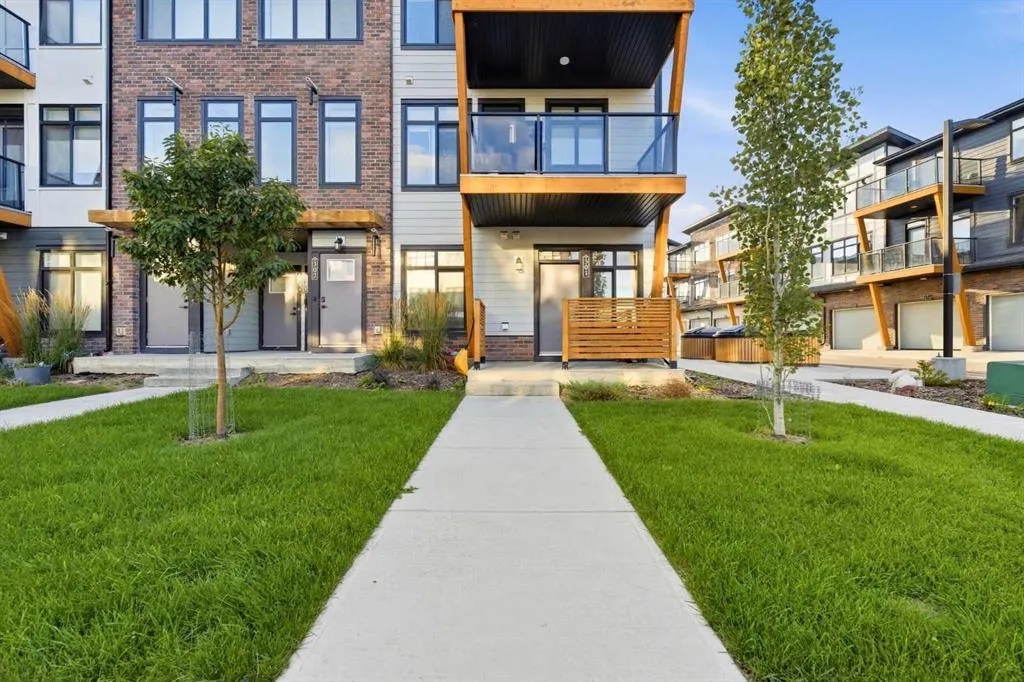 562 Seton Circle SE #301