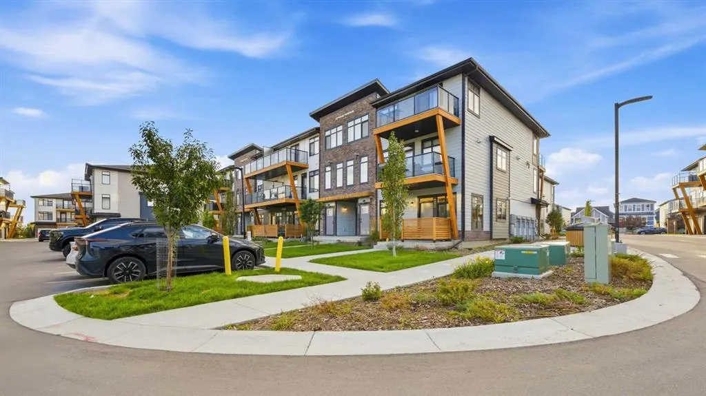 562 Seton Circle SE #301