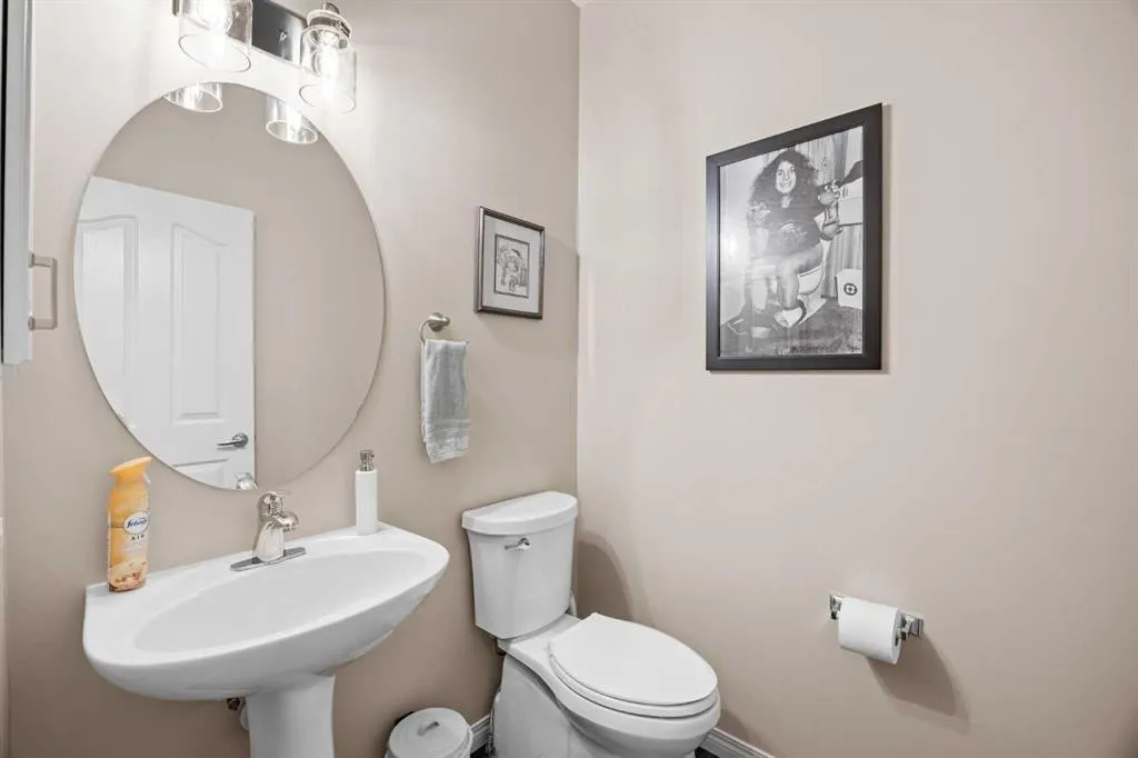 16 Royal oak Heights NW